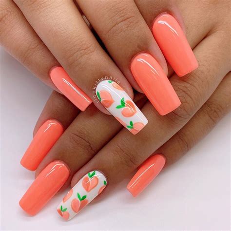 peach design nails